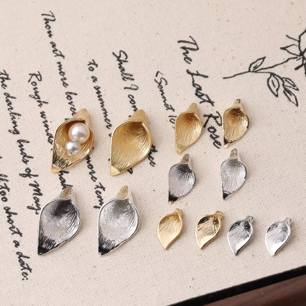 Musical Instrument Jewelry - 4PCS Dainty Horn Petals Flower Charms