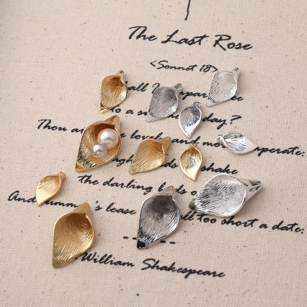 4PCS Dainty Horn Petals Flower - Musical Instrument Jewelry recension och pris