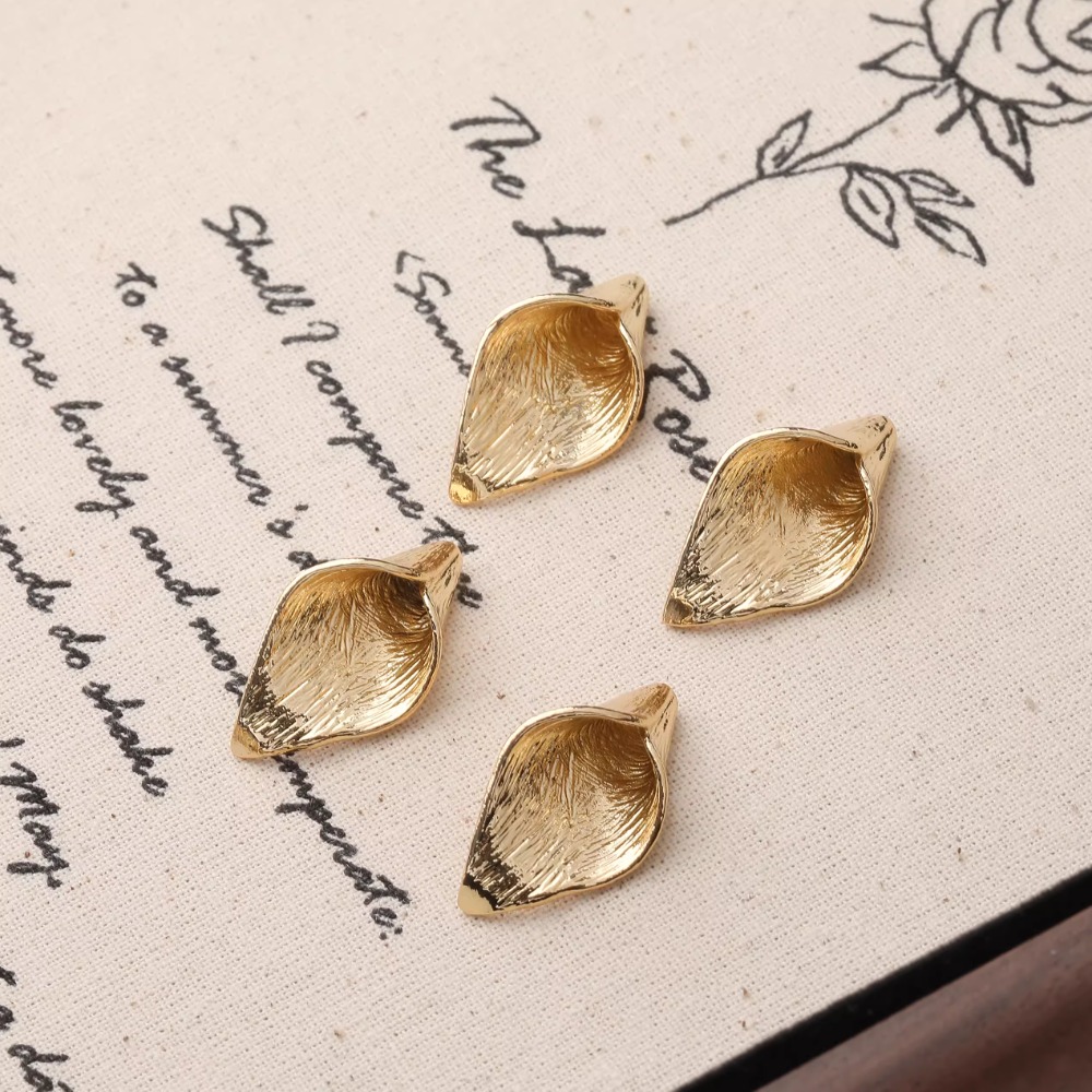 4PCS Dainty Horn Petals Flower - Musical Instrument Jewelry recension och pris